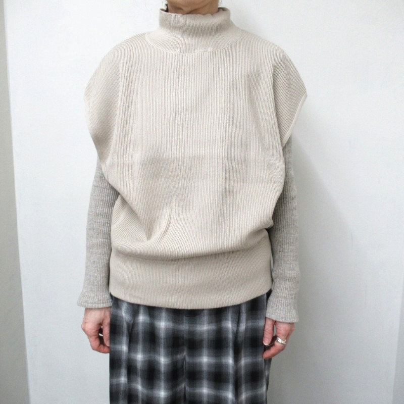 Audrey and john wad  スリットハイネックベスト /OYS120